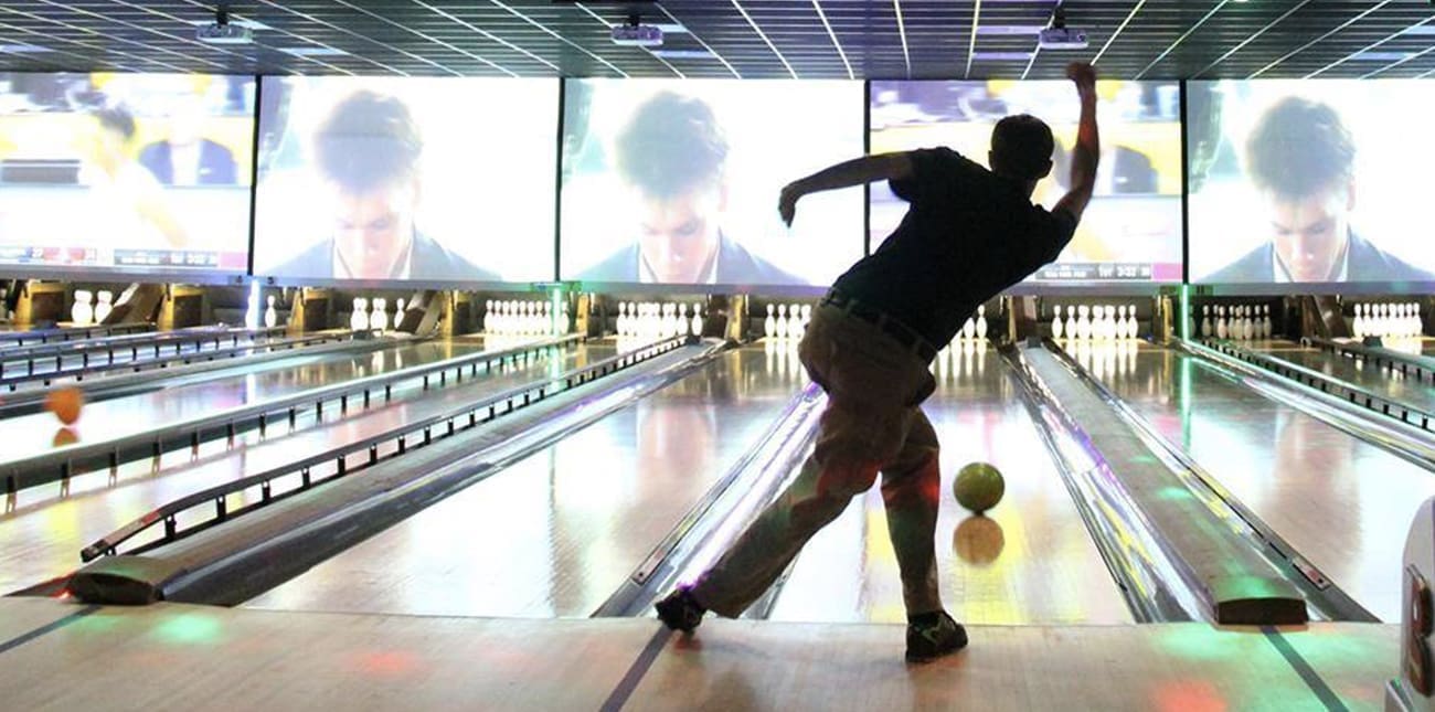 Pinheads bowling with food and drinks on tap right up the road from ACE Adventure Resort in Oak Hill, WV.
