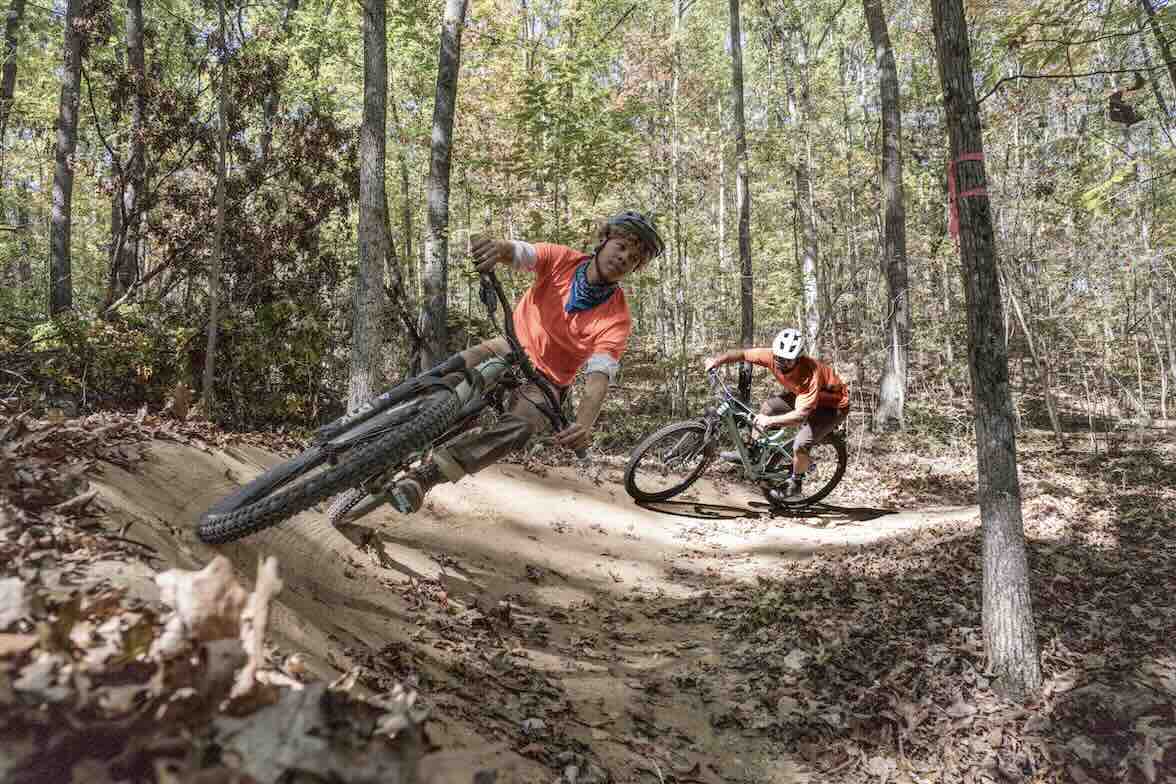 mountain bikers at needleseye park in the new river gorge